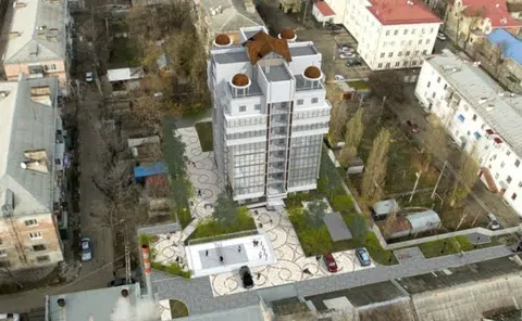 Дом с ротондами